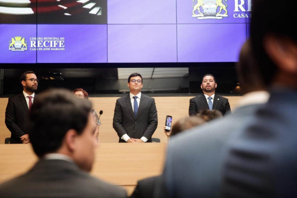 Victor Marques foi empossado nesta segunda-feira (6) (Marina Torres/DP Foto)