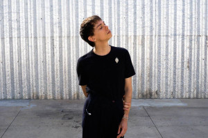  Em seu novo &aacute;lbum "Tor&oacute;", o pianista Vitor Ara&uacute;jo divide o protagonismo com a percuss&atilde;o e grava tudo ao vivo