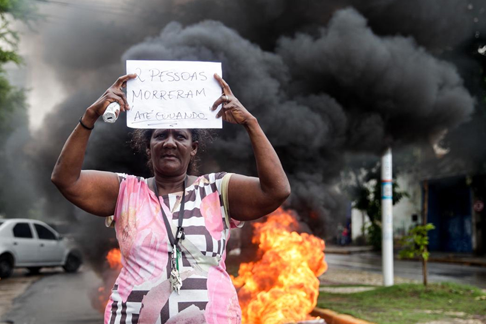 Dona de casa Jozinete Ferreira de Matos lembrou as mortes no casarão do Pilar durante protesto
/MARINA TORRES/DP