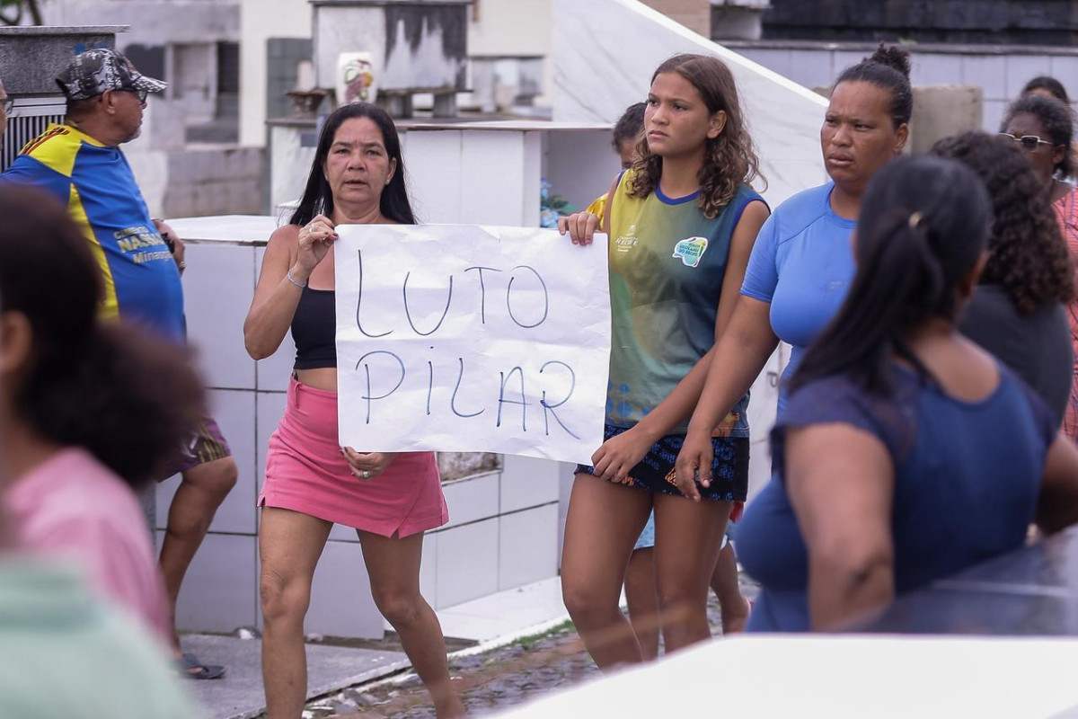 Velório e enterro das vítimas do desabamento na Comunidade do Pilar/Rafael Vieira/DP Foto