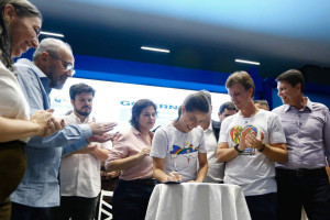  A empresa vencedora do leil&atilde;o ir&aacute; investir R$ 3,2 bilh&otilde;es e pagar uma outorga de R$ 805,8 milh&otilde;es. O valor da outorga ser&aacute; dividido entre os munic&iacute;pios, o governo e a Compesa
