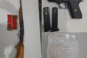 Garota de 12 anos e padrasto s&atilde;o mortos a tiros dentro de casa em Jata&uacute;ba, no Agreste