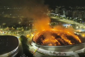Inc&ecirc;ndio atinge Vel&oacute;dromo do Parque Ol&iacute;mpico, no Rio de Janeiro
