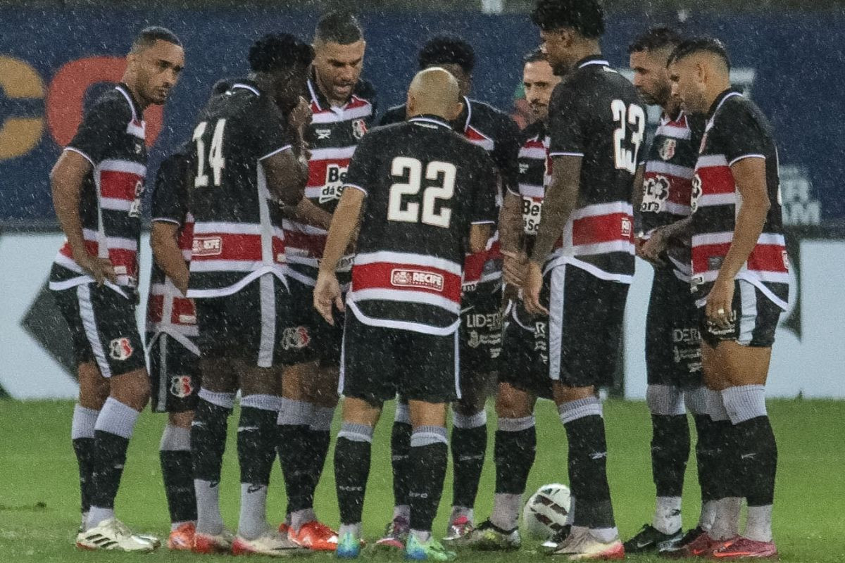 Jogadore do Santa Cruz/Evelyn Victoria / Santa Cruz