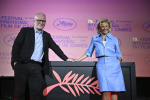 O delegado geral do Festival de Cannes, Thierry Fremaux, e a presidente do evento, Iris Knobloch na manh&atilde; do an&uacute;ncio, nesta quinta (9)