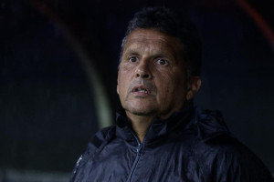 Claudinei Oliveira, t&eacute;cnico do Santa Cruz