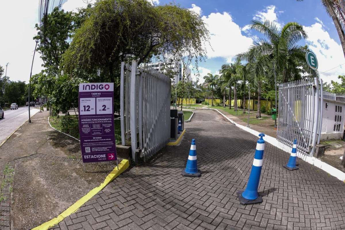 Hora de estacionamento de parques do Recife é mais cara do que de shopiings; confira (Foto: Rafael Vieira/DP)