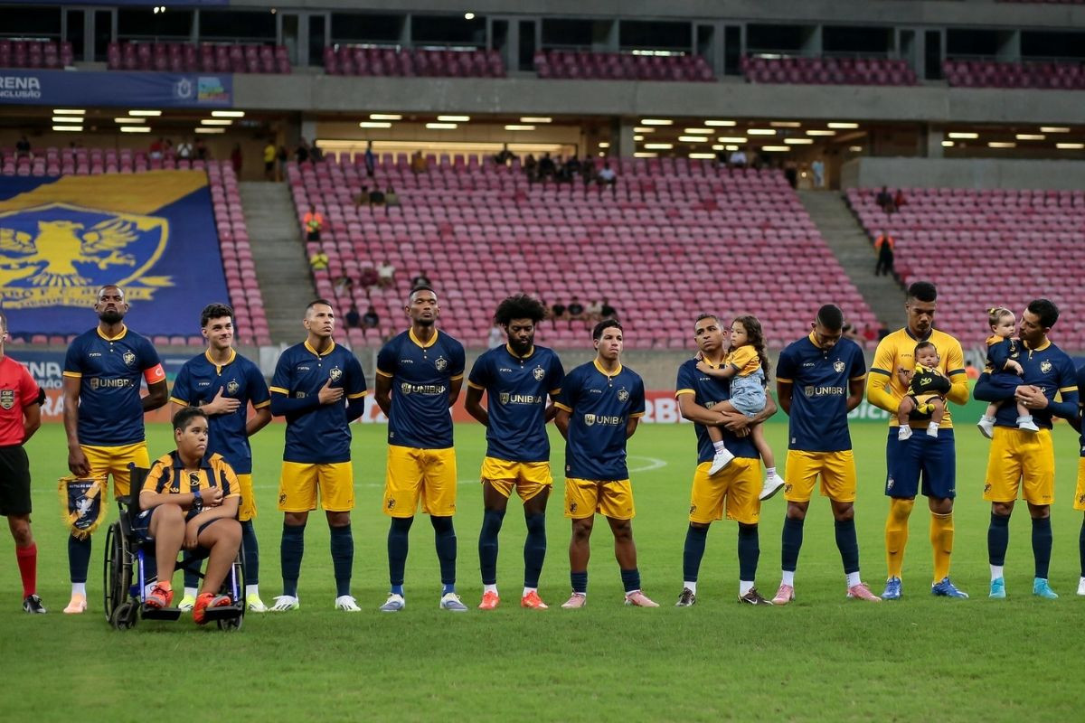 Equipe do Retrô em jogo na Arena de Pernambuco/Rafael Melo/FPF