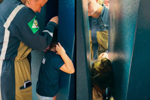  Acrian&ccedil;a precisou ser resgatada com um desencarcerador hidr&aacute;ulico.