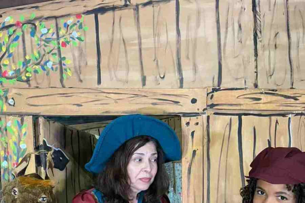 Montagem dirigida por Ruy Aguiar aposta em humor e musicalidade para recriar universo da floresta (Foto: Divulgação)