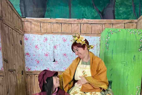 Montagem dirigida por Ruy Aguiar aposta em humor e musicalidade para recriar universo da floresta (Foto: Divulgação)