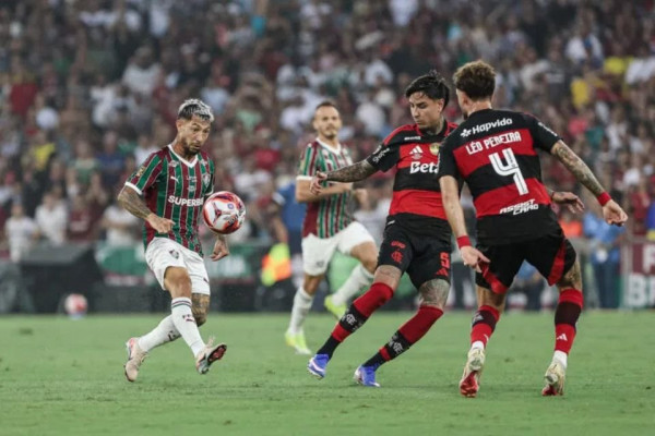 LUCAS MERÇON / FLUMINENSE FC