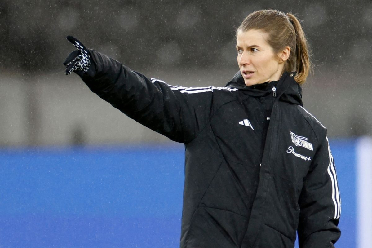 Marie-Louise Eta, técnica interina do Union Berlin, do Campeonato Alemão/ODD ANDERSEN / AFP