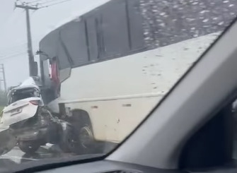 Colisão entre ônibus e carro deixa dois mortos na PE-09, no Litoral Sul
/Reprodução/IpojucaHoje