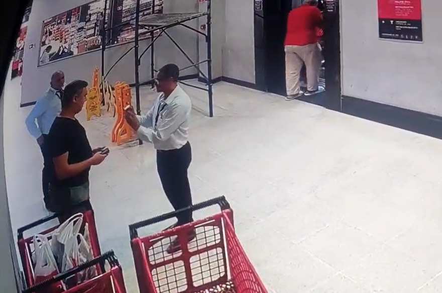 Câmeras de segurança do supermercado registraram furto/Reprodução de vídeo