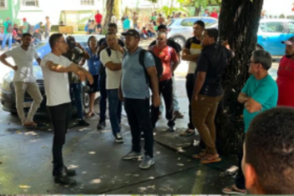 Camponeses ocupam sede do Incra, no Recife/Reprodução/Instagram