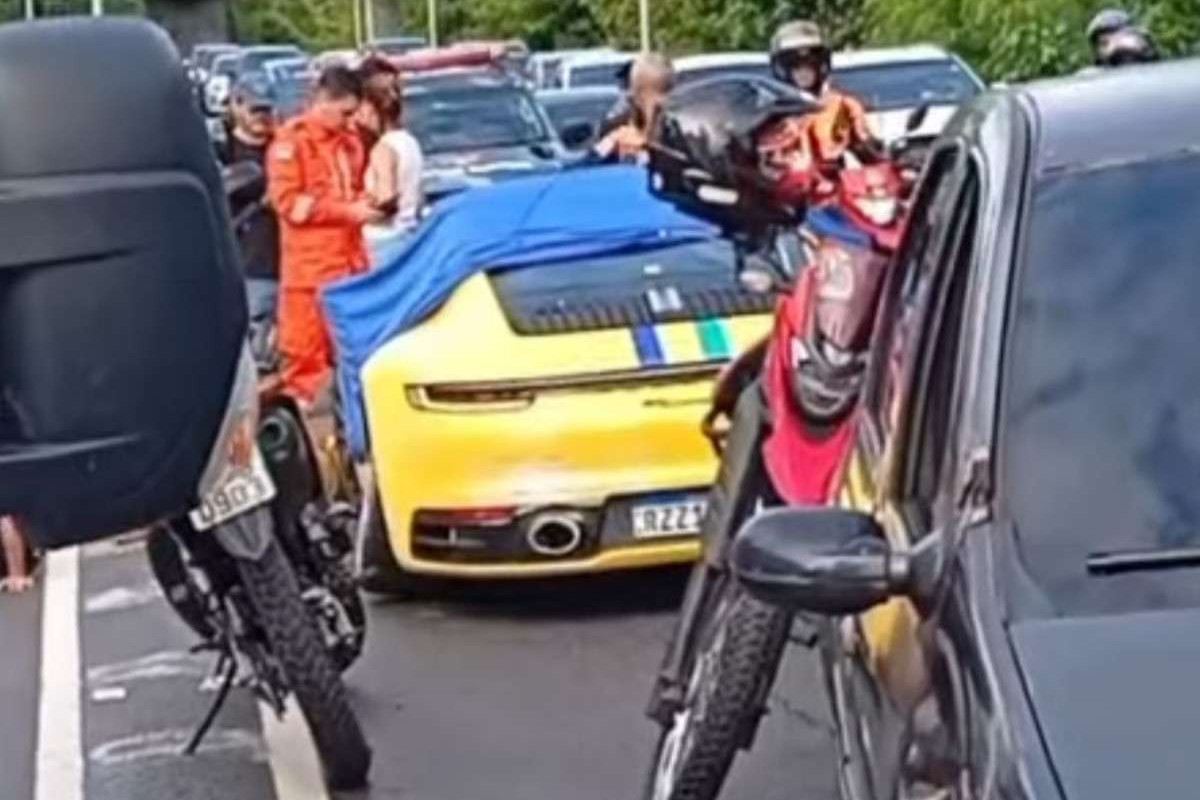 Motorista de Porsche se envolve em acidente na Via Mangue/Foto: Reprodução/Instagram