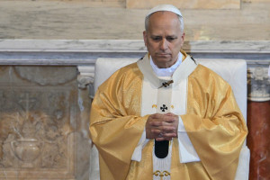 O Papa Le&atilde;o XIV preside uma missa na bas&iacute;lica de Santo Agostinho em Annaba, no segundo dia de uma viagem apost&oacute;lica de 11 dias &agrave; &Aacute;frica, em 14 de abril de 2026.