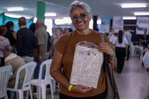 Linda Carvalho atualizou sua certid&atilde;o de nascimento no CETEC, na Boa Vista, no Recife