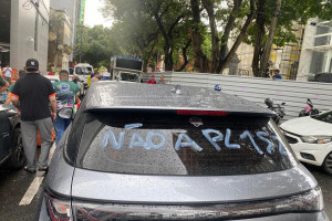 Motoristas de aplicativo fazem protesto no Centro do Recife