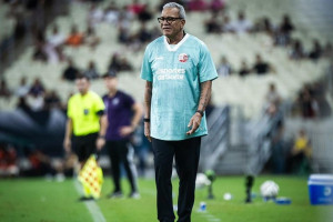 H&eacute;lio dos Anjos, treinador do N&aacute;utico