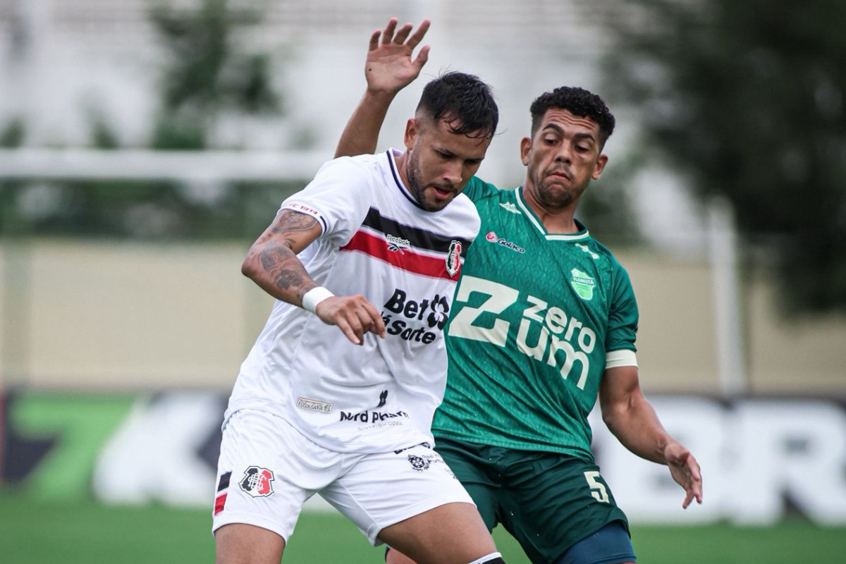 Pedro Favela, volante do Santa Cruz/Lenilson Santos / Floresta