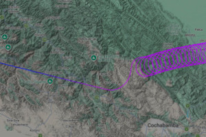 Avi&atilde;o passou alguns minutos fazendo manobras em c&iacute;rculos