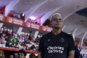H&eacute;lio dos Anjos, t&eacute;cnico do N&aacute;utico