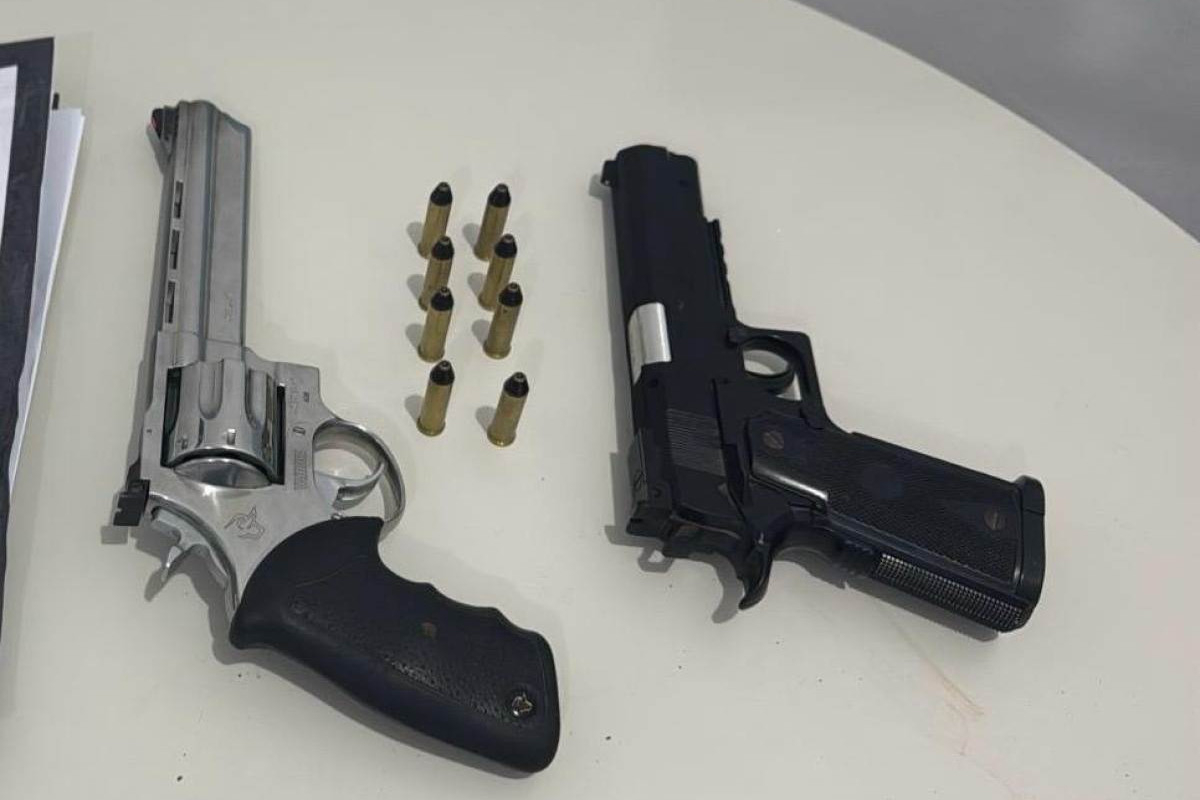 Arma e simulacro foram apreendidos na operação /PCPE 