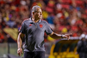 M&aacute;rcio Goiano &eacute; efetivado como treinador do Sport ap&oacute;s sequ&ecirc;ncia invicta. 