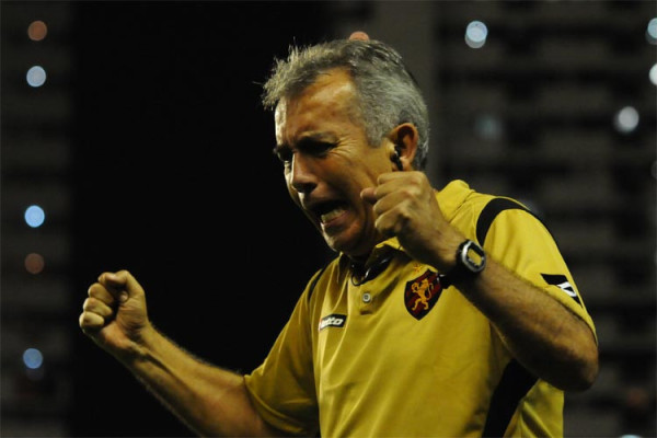 Nelsinho Baptista, ex-t&eacute;cnico do Sport