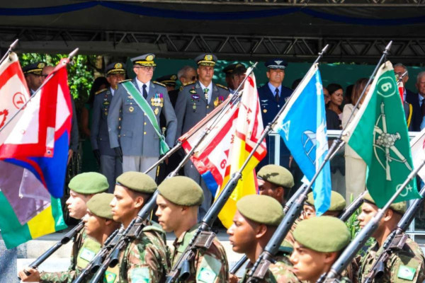 A cerimônia foi presidida pelo Comandante Militar do Nordeste, General de Exército Francisco Carlos Machado Silva  (Foto: Divulgação / CMNE)