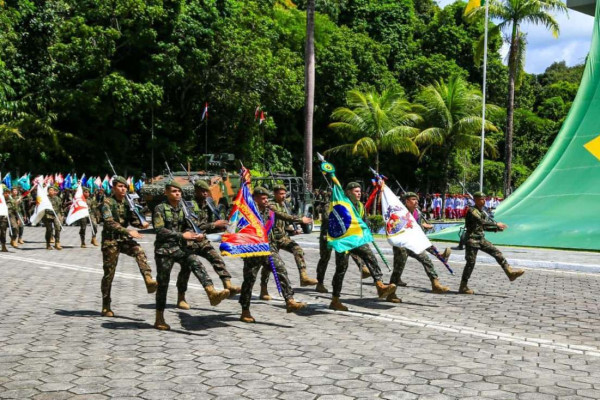 A cerimônia foi presidida pelo Comandante Militar do Nordeste, General de Exército Francisco Carlos Machado Silva  (Foto: Divulgação / CMNE)