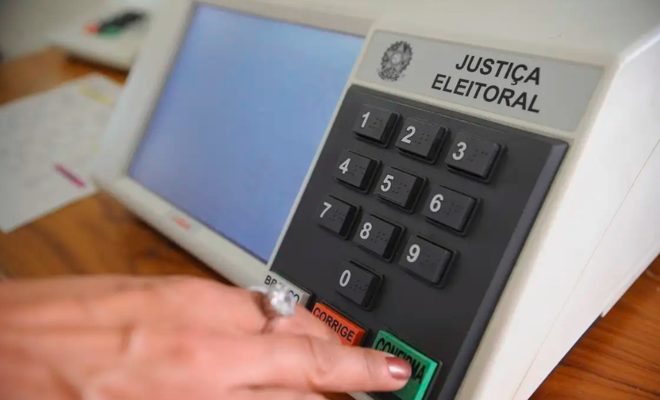 Urna eletrônica/Fábio Pozzebom/Agência Brasil