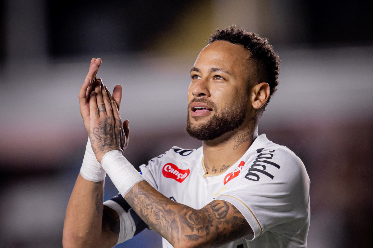 Neymar joga hoje? Santos enfrenta o Fluminense no Brasileirão neste domingo (19)/Foto: Raul Baretta/Santos FC.