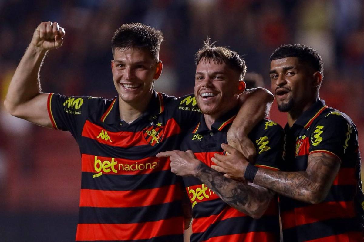 Perotti, Barletta e Edson Lucas, jogadores do Sport/Rafael Vieira/DP Foto
