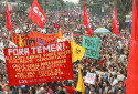 Manifestantes contr&aacute;rios a Michel Temer e defensores da presidente cassada Dilma Rousseff voltaram &agrave;s ruas ontem, mais uma vez, houve confronto com a Pol&iacute;cia Militar.  - WERTHER SANTANA/AG&Ecirc;NCIA ESTADO em S&atilde;o Paulo