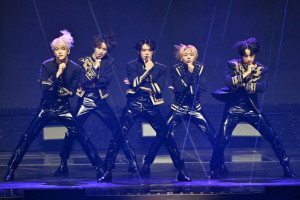 Em mini-&aacute;lbum enxuto, TXT faz muito com pouco e refor&ccedil;a maturidade art&iacute;stica