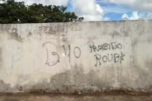 Picha&ccedil;&atilde;o na entrada da cidade de Barreirinhas.