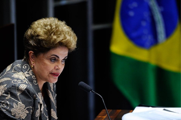 Dilma Rousseff faz sua defesa na sessão de julgamento (Foto: Marcos Oliveira / Agência Senado)