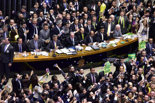 Sessão na Câmara que aprovou abertura do processo de impeachment de Dilma Rousseff (Foto: Zeca Ribeiro/ Câmara dos Deputados)