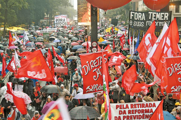Protestos pedindo a saída do presidente Michel Temer em São Paulo.