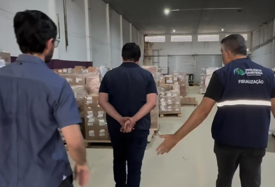 O depósito foi interditado na sexta-feira (17)/Reprodução/Redes sociais