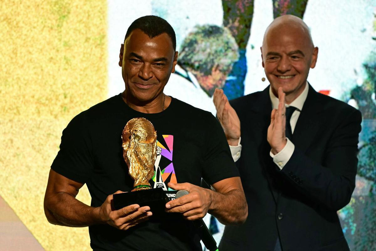 O pentacampeão Cafu/PABLO PORCIUNCULA / AFP
