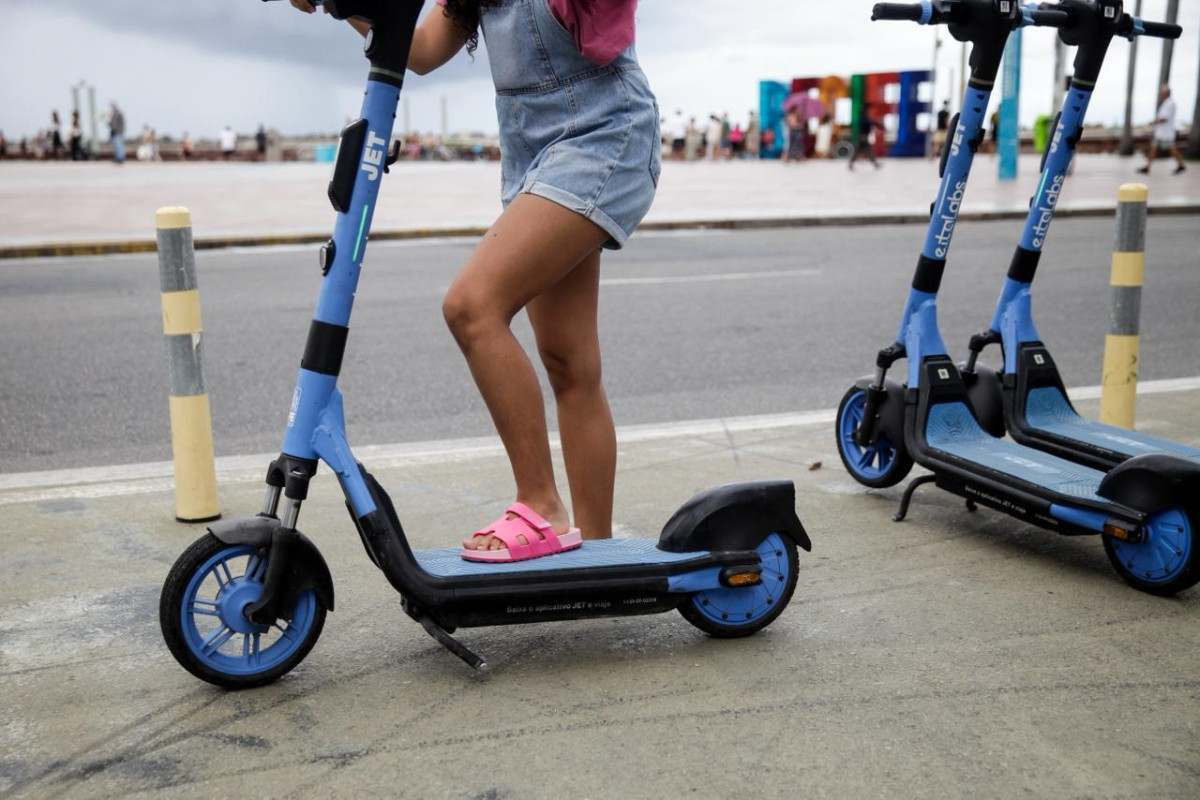 Patinetes estão distribuídos no Centro do Recife, além das zonas Norte e Sul/Foto: Marina Torres/DP Foto