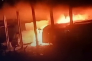 Inc&ecirc;ndio destr&oacute;i seis &ocirc;nibus em garagem no Agreste de Pernambuco
