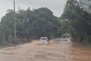 Chuva forte alagou estradas em Rio Formoso, na Mata Sul de Pernambuco
