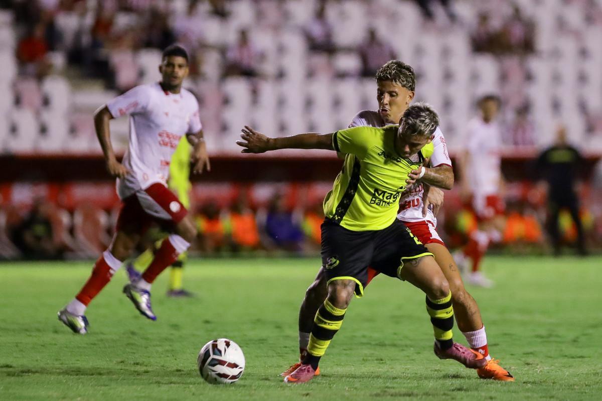 Wenderson, volante do Náutico/Rafael Vieira /CNC