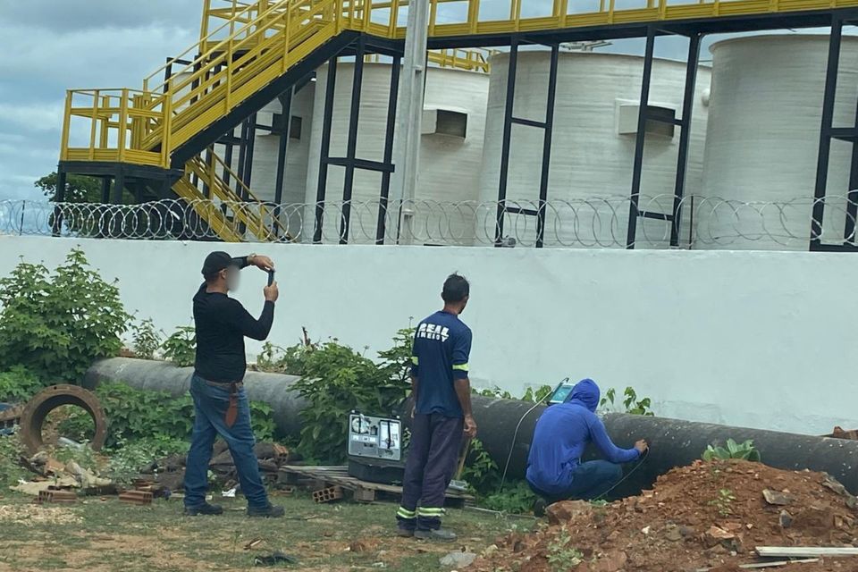 Compesa faz ação para combater furto de água em Serra Talhada/Foto: Compesa