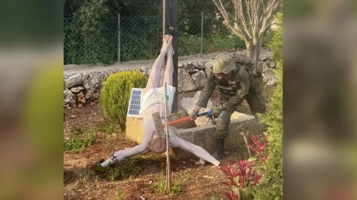 Estátua de Cristo é destruída no Líbano por soldado israelense/Reprodução/Redes sociais